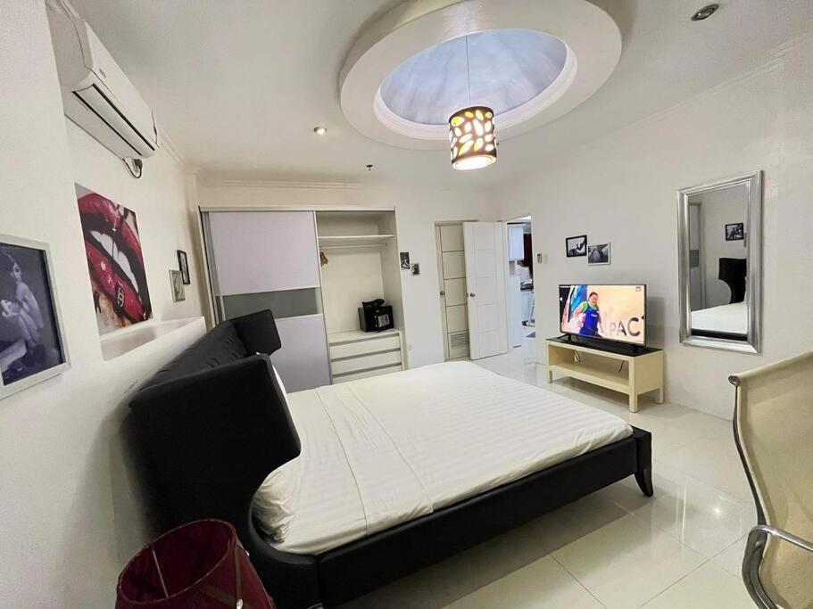 Kandi Big 1 Bedroom King Bed, Free Housekeeping, Wi-Fi Анхелес Экстерьер фото