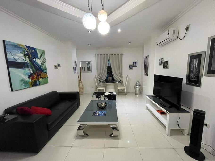 Kandi Big 1 Bedroom King Bed, Free Housekeeping, Wi-Fi Анхелес Экстерьер фото