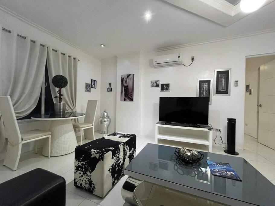 Kandi Big 1 Bedroom King Bed, Free Housekeeping, Wi-Fi Анхелес Экстерьер фото